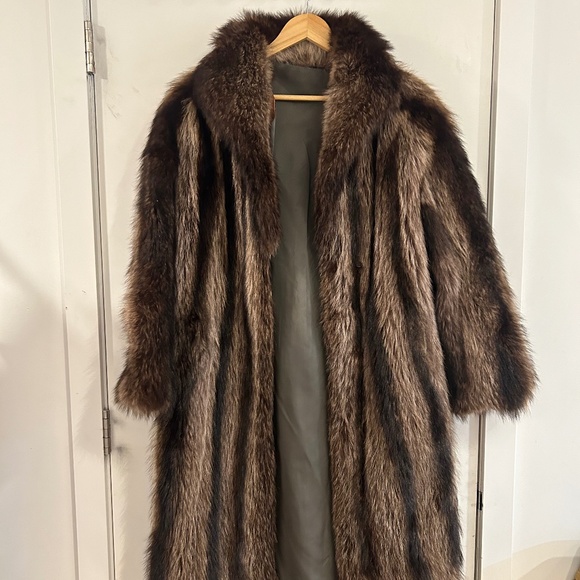 Fur coat - Picture 3 of 5